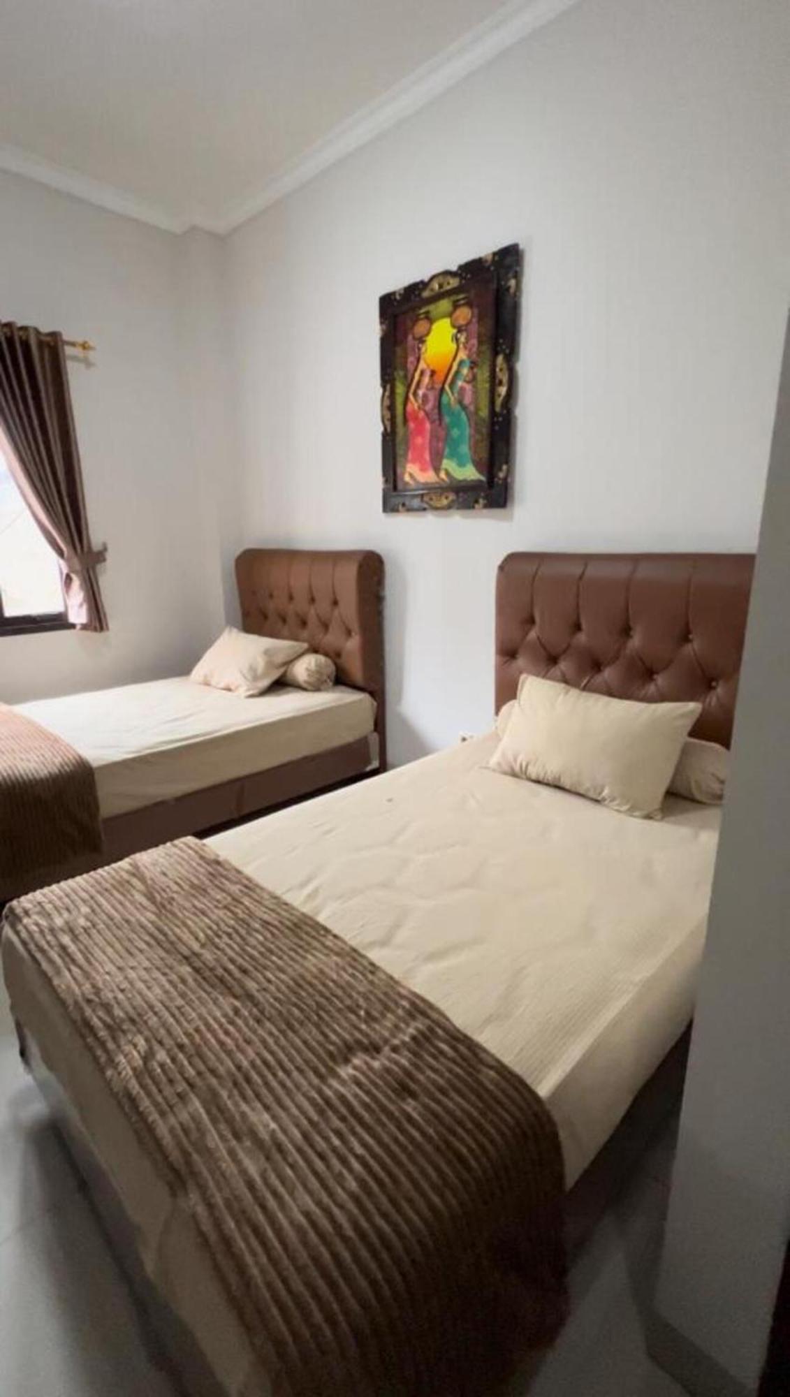 Hens Guesthouse Syariah Gadobangkong Kültér fotó
