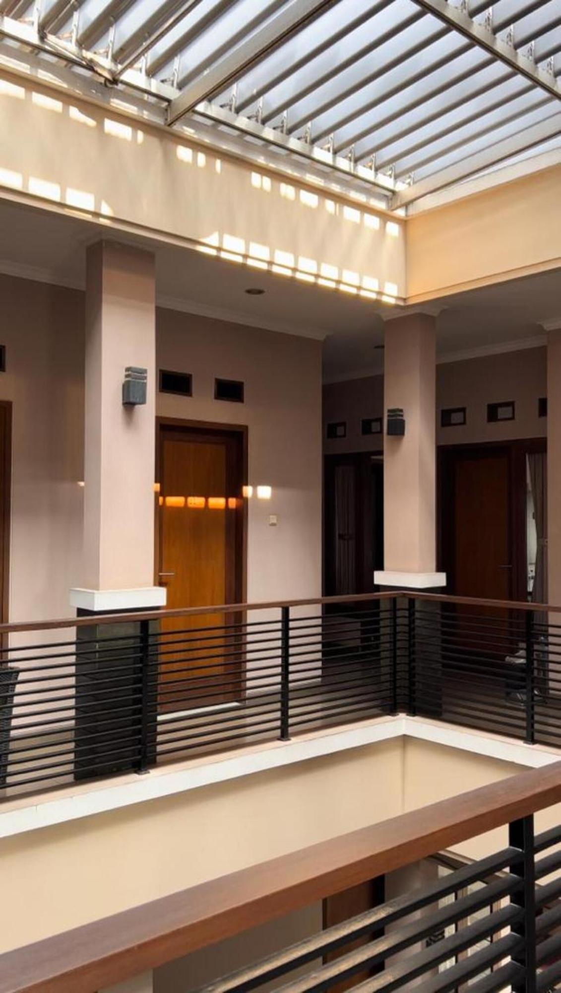 Hens Guesthouse Syariah Gadobangkong Kültér fotó